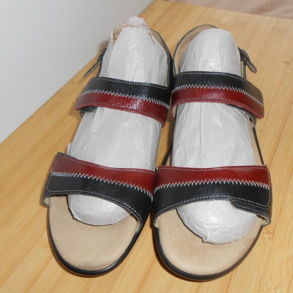 SAS Sandals Womens 91/2 Slingback Strappy Red Black Leather Open Toe Bukcle - Picture 1 of 4